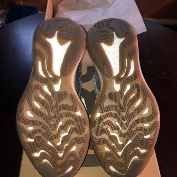 🔥💥YeezyBoost 380 “Mist”💥🔥 - Picture 5 of 6